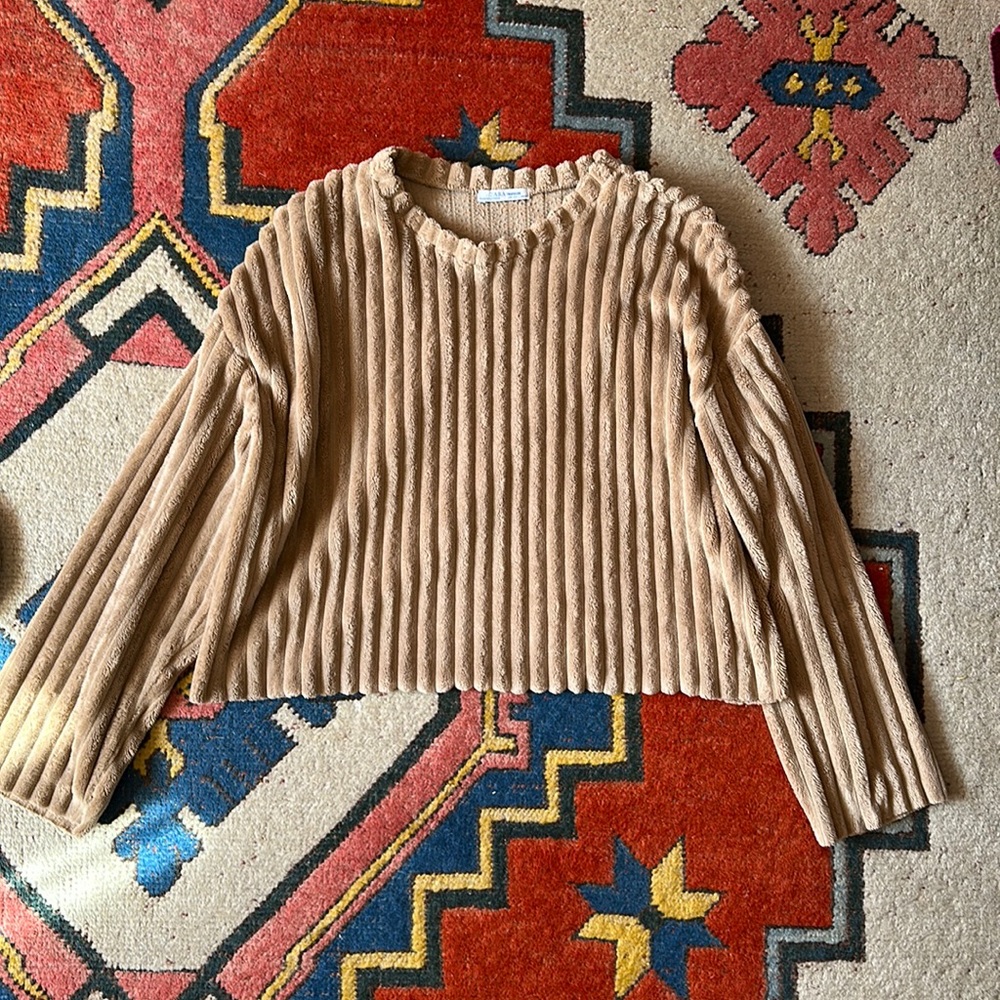 Cozy Sweater 🧸🤎 - Picture 2 of 4